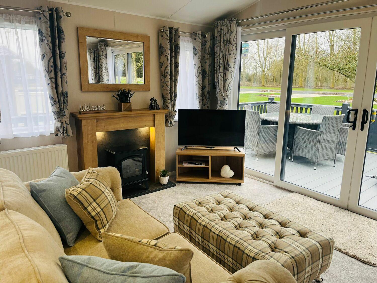 Country Cabin With Hot Tub York Luaran gambar